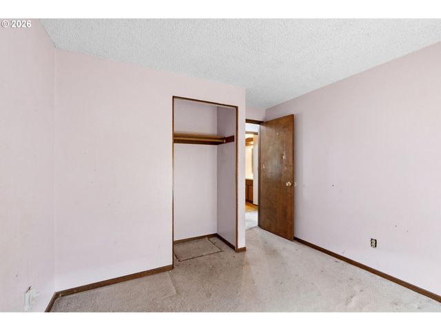 1785 Sw BATTAGLIA Ave, Gresham, OR 97080