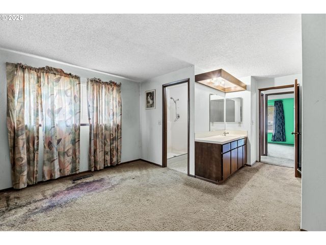 1785 Sw BATTAGLIA Ave, Gresham, OR 97080