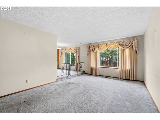 1785 Sw BATTAGLIA Ave, Gresham, OR 97080