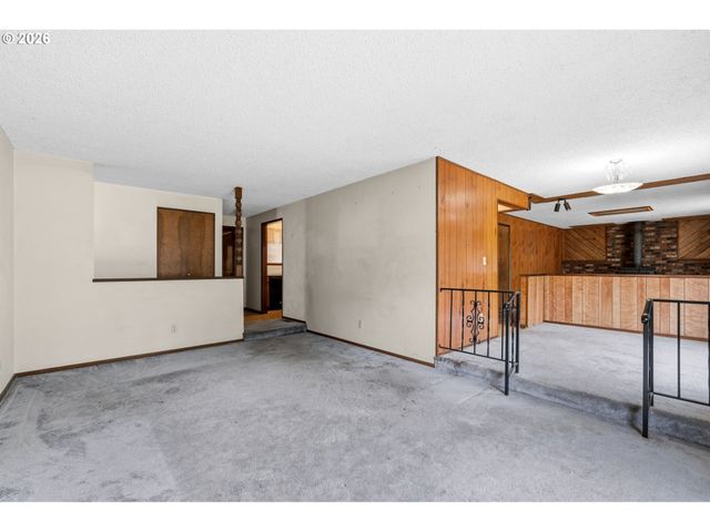 1785 Sw BATTAGLIA Ave, Gresham, OR 97080