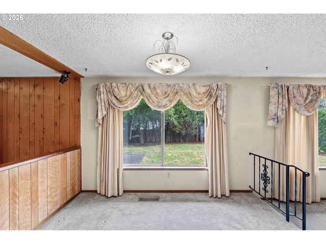 1785 Sw BATTAGLIA Ave, Gresham, OR 97080