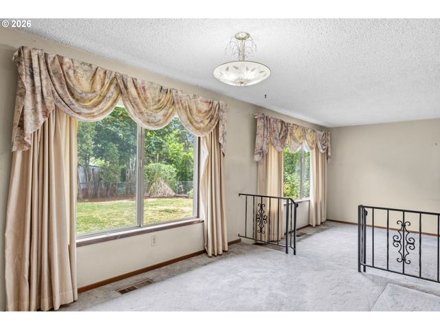 1785 Sw BATTAGLIA Ave, Gresham, OR 97080