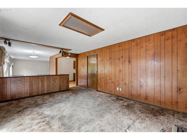 1785 Sw BATTAGLIA Ave, Gresham, OR 97080
