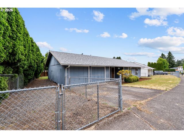 1785 Sw BATTAGLIA Ave, Gresham, OR 97080