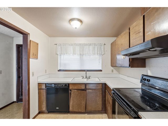 1785 Sw BATTAGLIA Ave, Gresham, OR 97080