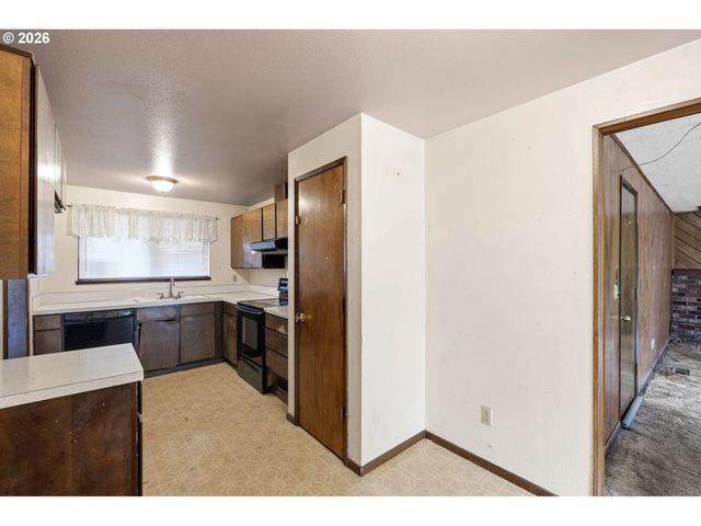 1785 Sw BATTAGLIA Ave, Gresham, OR 97080