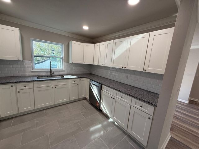 8424 NW 4TH PLACE, Gainesville, FL 32607