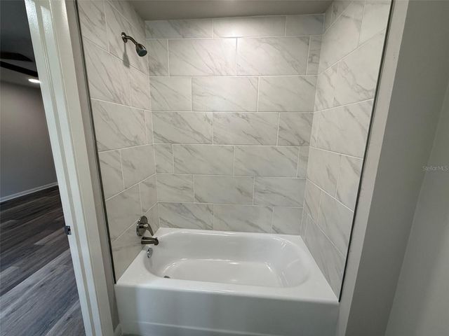 8424 NW 4TH PLACE, Gainesville, FL 32607