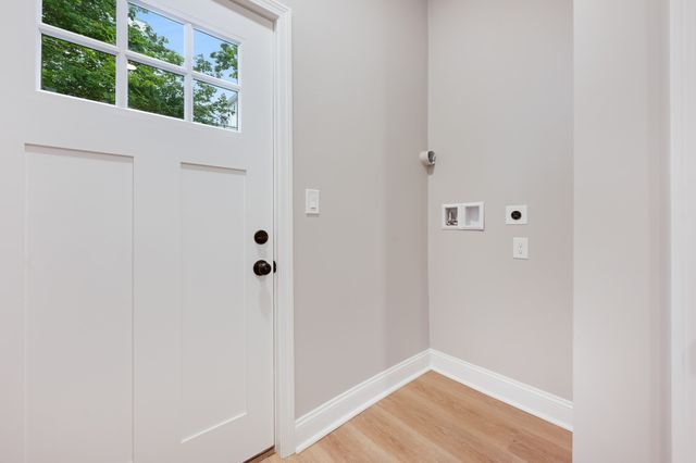 271 Washington Ave 1, Chelsea, MA 02150