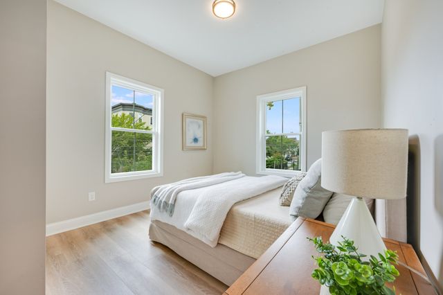271 Washington Ave 1, Chelsea, MA 02150
