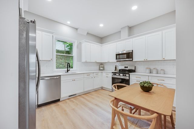 271 Washington Ave 1, Chelsea, MA 02150