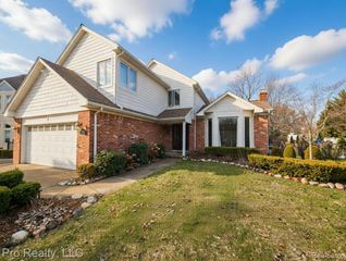 14925 Plymouth Crossing, Plymouth, MI 48170