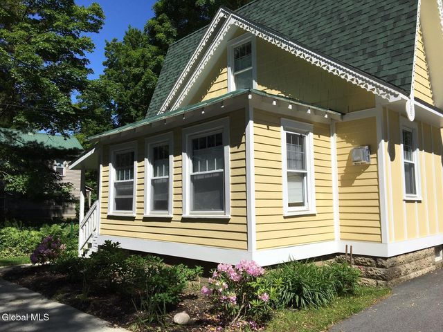 4 Avenue A, Saratoga Springs, Inside, NY 12866