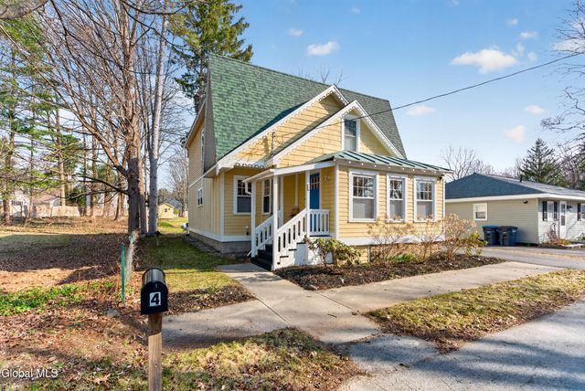 4 Avenue A, Saratoga Springs, Inside, NY 12866