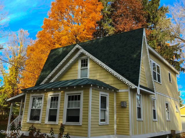 4 Avenue A, Saratoga Springs, Inside, NY 12866