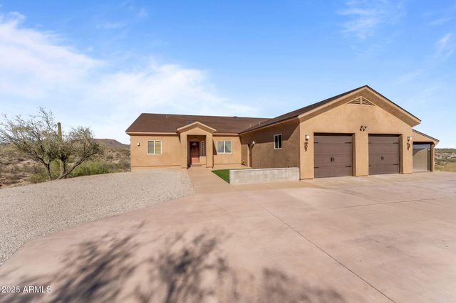 45327 SAN DOMINGO PEAK Trail, Morristown, AZ 85342