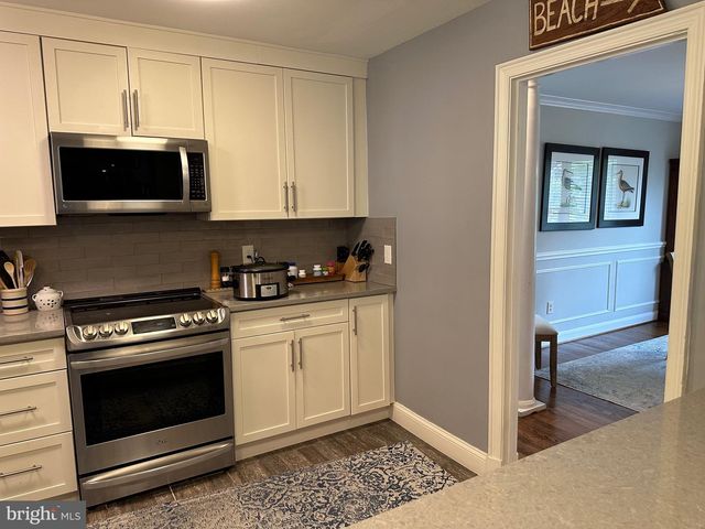7315 UNIVERSITY AVE, Glen Echo, MD 20812