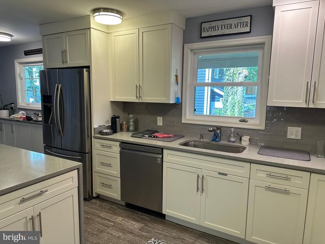 7315 UNIVERSITY AVE, Glen Echo, MD 20812