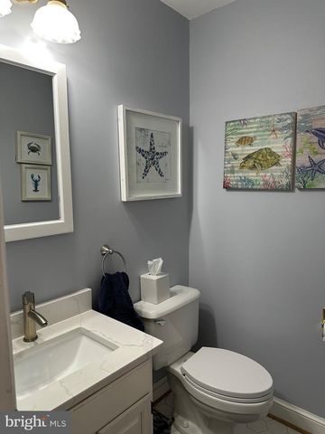 7315 UNIVERSITY AVE, Glen Echo, MD 20812