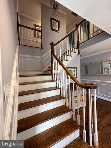 7315 UNIVERSITY AVE, Glen Echo, MD 20812