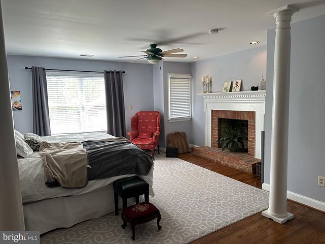 7315 UNIVERSITY AVE, Glen Echo, MD 20812
