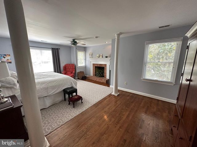 7315 UNIVERSITY AVE, Glen Echo, MD 20812