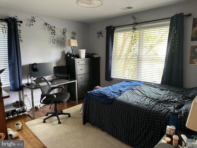 7315 UNIVERSITY AVE, Glen Echo, MD 20812