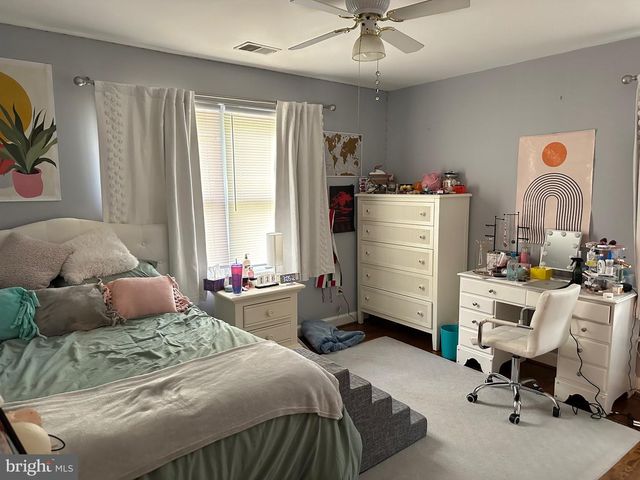 7315 UNIVERSITY AVE, Glen Echo, MD 20812