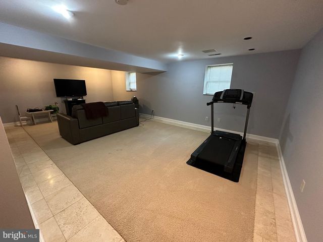 7315 UNIVERSITY AVE, Glen Echo, MD 20812