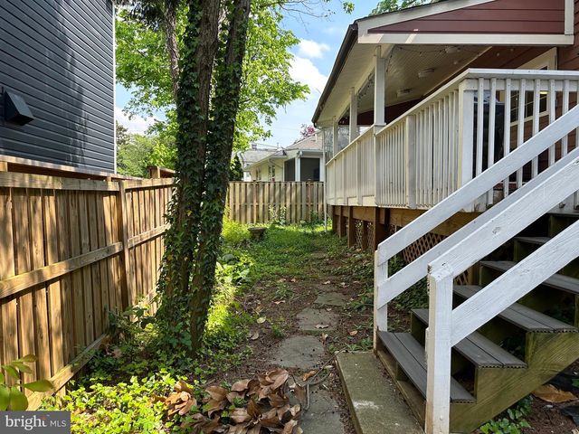 7315 UNIVERSITY AVE, Glen Echo, MD 20812