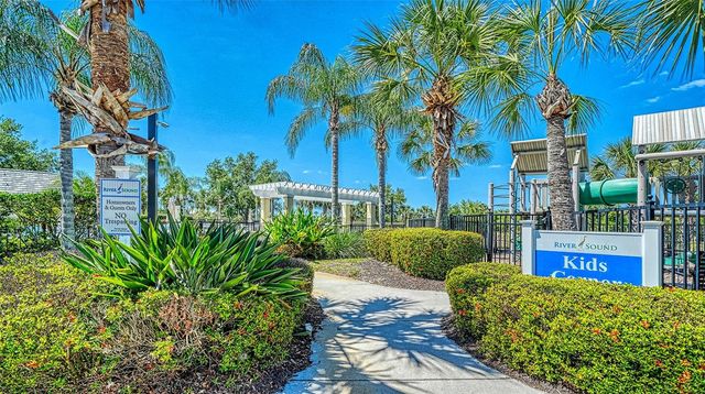 1424 BLUE HORIZON CIRCLE, Bradenton, FL 34208