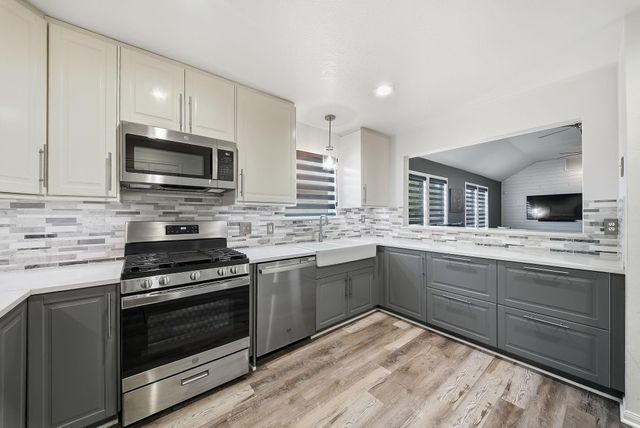 1917 Chapman Street, Houston, TX 77009