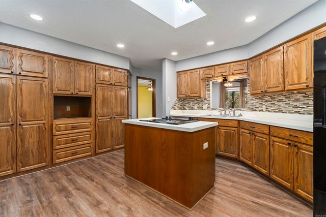 20 Gerona Circle, Hot Springs Village, AR 71909