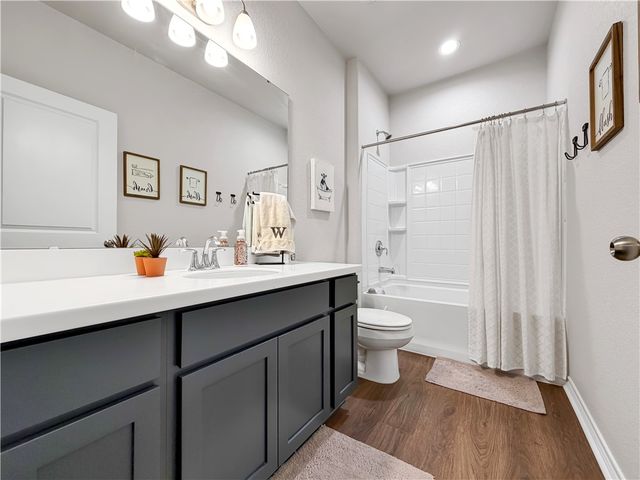 2410 Thankful St, Corpus Christi, TX 78418