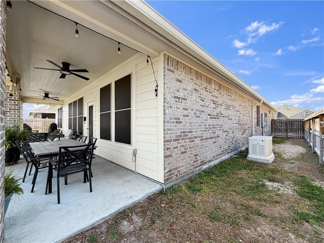 2410 Thankful St, Corpus Christi, TX 78418