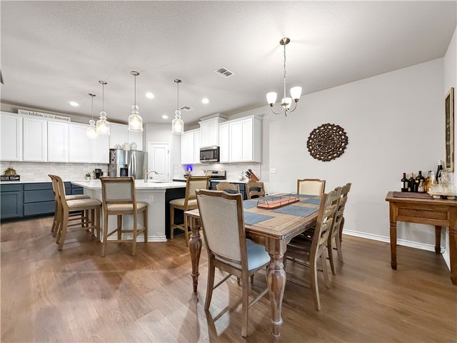 2410 Thankful St, Corpus Christi, TX 78418