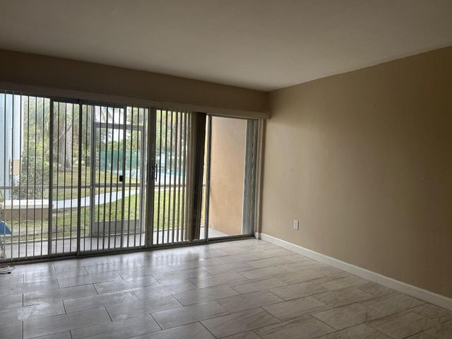 1505 Crescent Circle B27, Lake Park, FL 33403