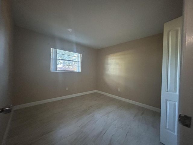 1505 Crescent Circle B27, Lake Park, FL 33403