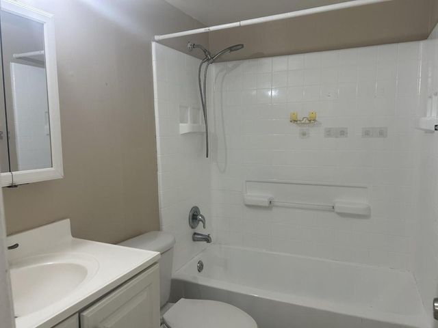 1505 Crescent Circle B27, Lake Park, FL 33403