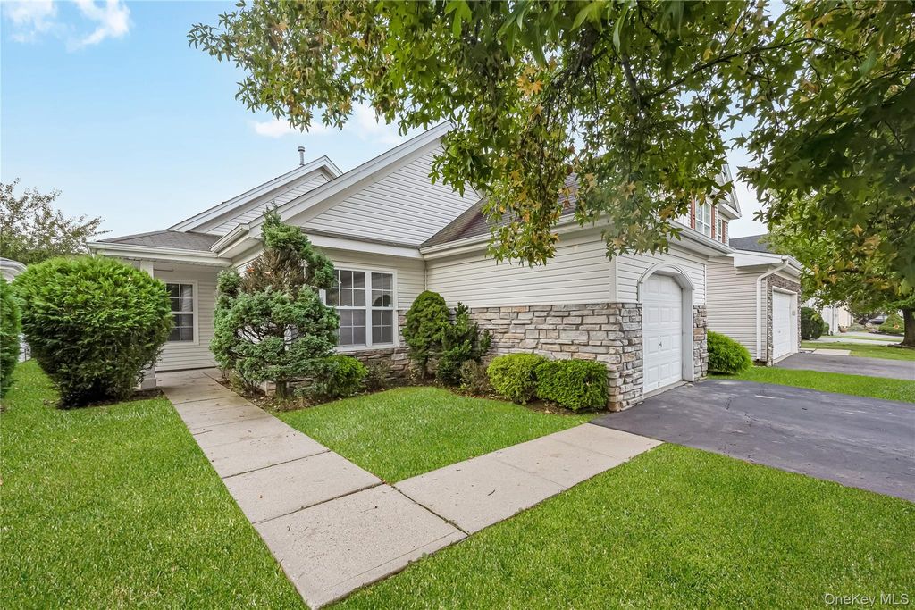 14 Sophia Drive, Middle Island, NY 11953 — exterior