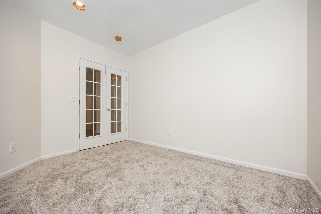 14 Sophia Drive, Middle Island, NY 11953 — photo 4