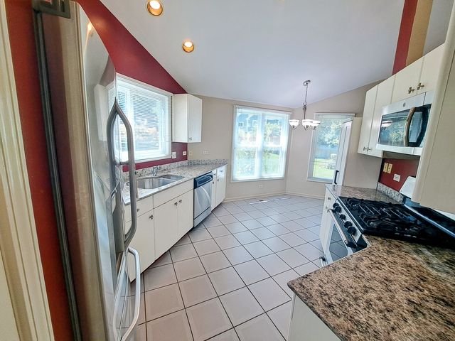 23 Willow Parkway, Buffalo Grove, IL 60089