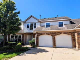 23 Willow Parkway, Buffalo Grove, IL 60089
