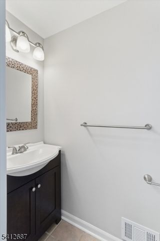 196 Sapphire Ln, Franklin Twp., NJ 08823