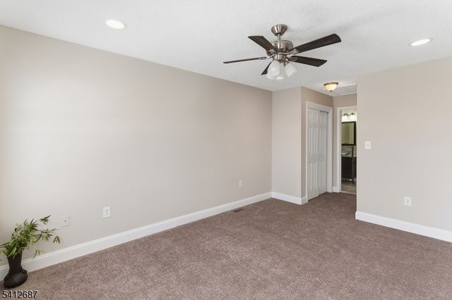 196 Sapphire Ln, Franklin Twp., NJ 08823