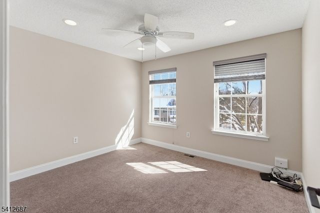 196 Sapphire Ln, Franklin Twp., NJ 08823