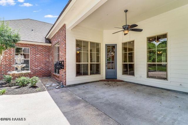 117 Maple Grove Lane, Youngsville, LA 70592