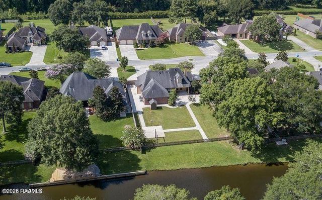 117 Maple Grove Lane, Youngsville, LA 70592