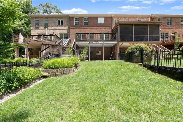 5583 Julian Place, Atlanta, GA 30342