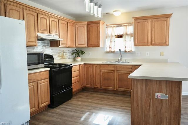 103 Deep Creek RD, Newport News, VA 23606